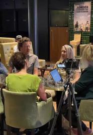Film poster van Nieuwe buren: Podcastopnamen en burenborrel!